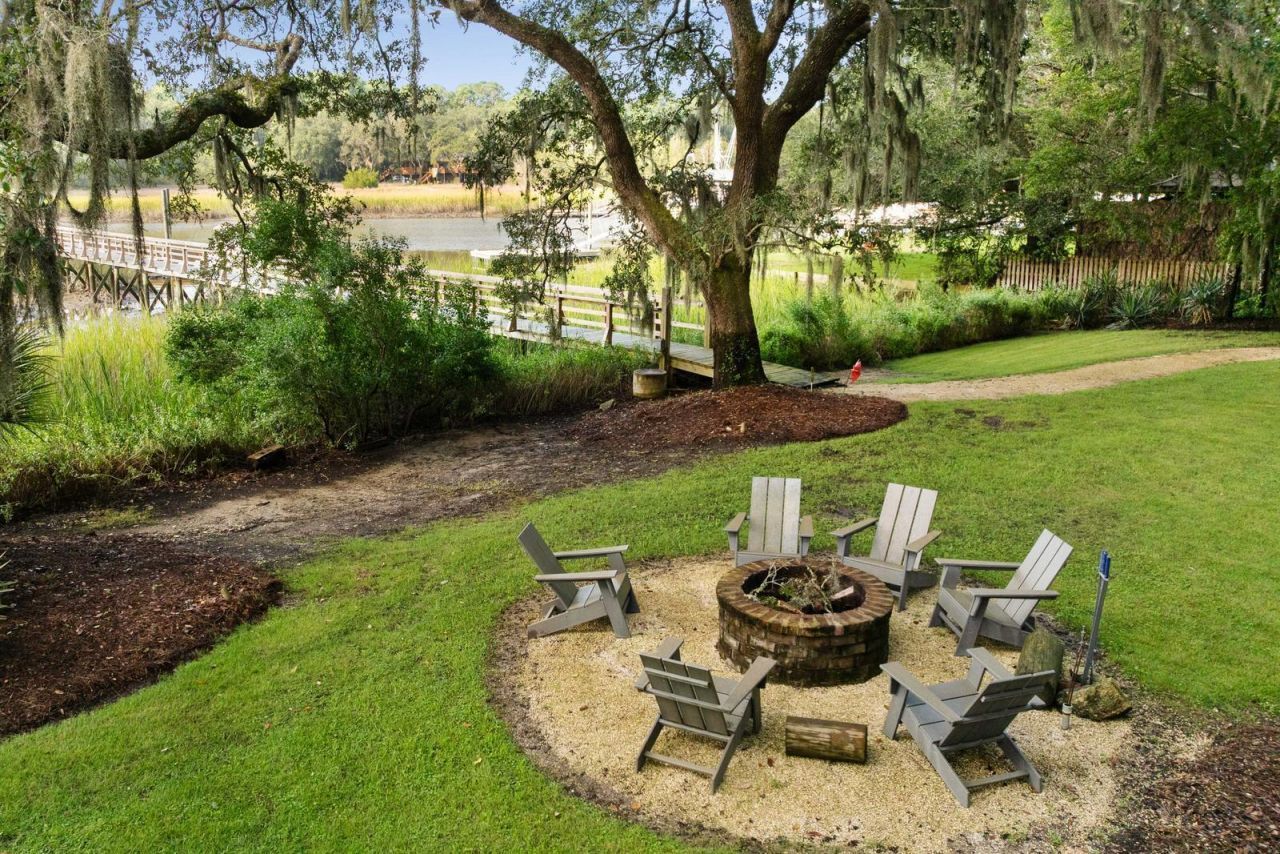 127 Oak Street Photo 39