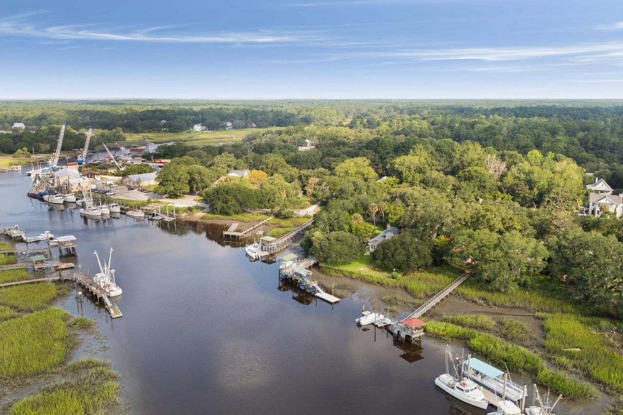 127 Oak Street Photo 42