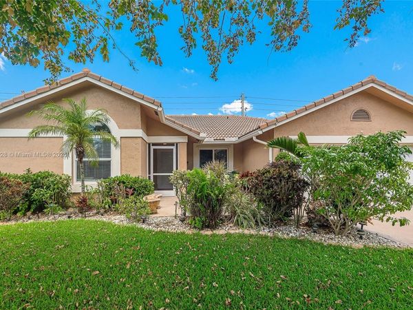 7105 NW 45th St, Coral Springs, FL 33065