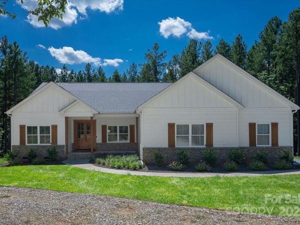 997 S Skyland Drive, Mount Pleasant, NC 28124