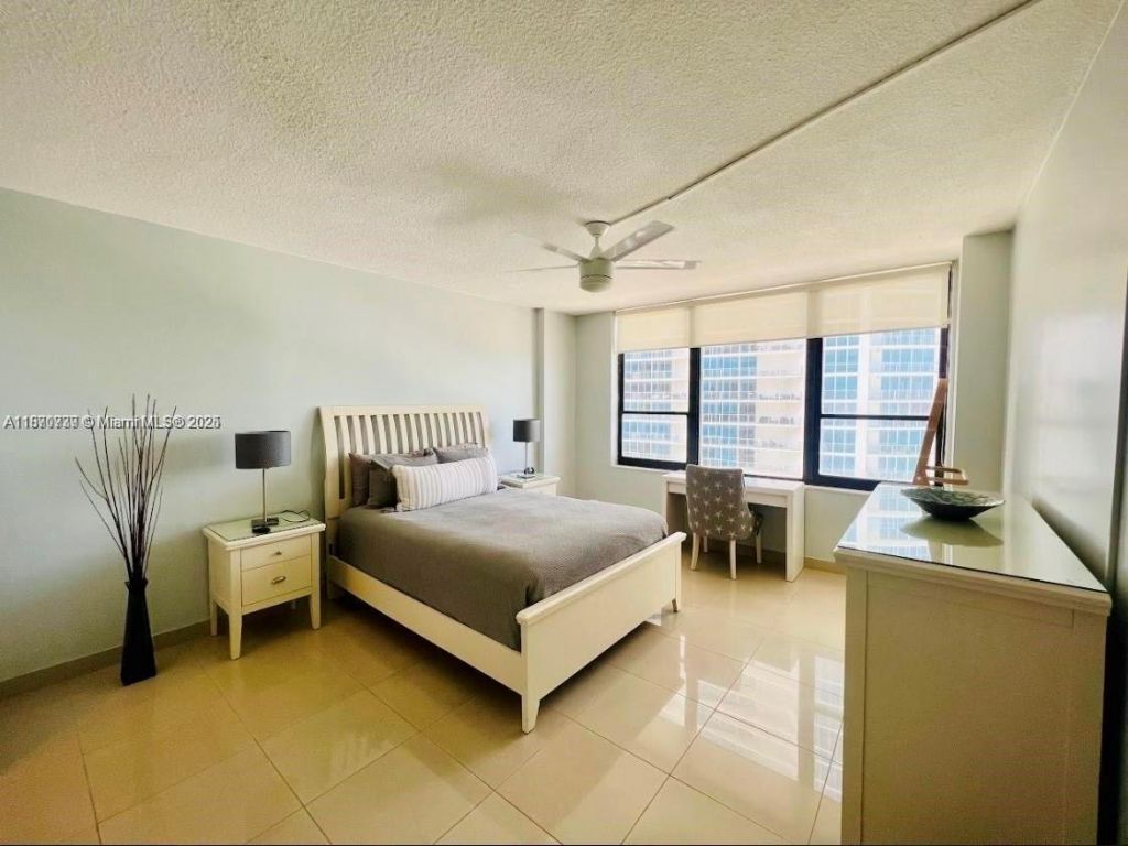3505 S Ocean Dr, Unit 911, Hollywood, FL 33019 Photo