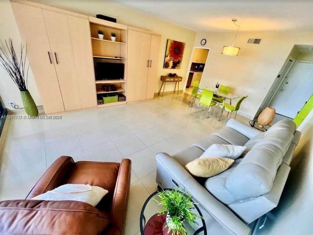 3505 S Ocean Dr, Unit 911, Hollywood, FL 33019 Photo