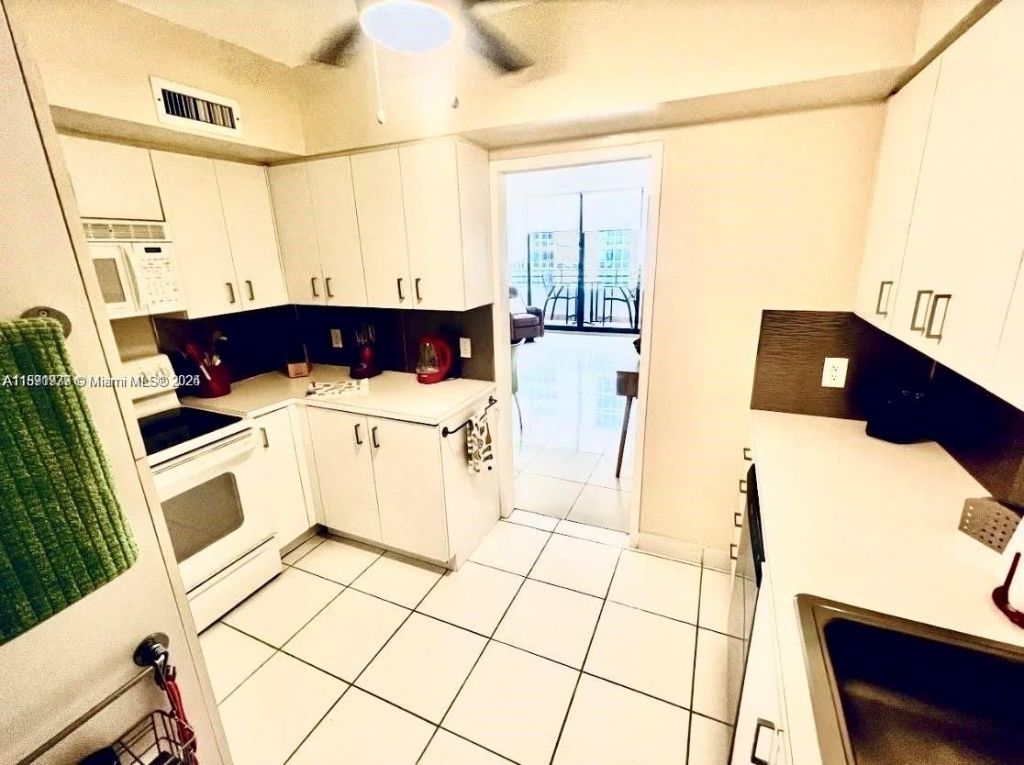 3505 S Ocean Dr, Unit 911, Hollywood, FL 33019 Photo