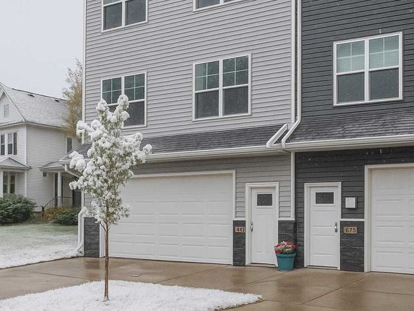 624 10th Avenue N, Fargo, ND 58102