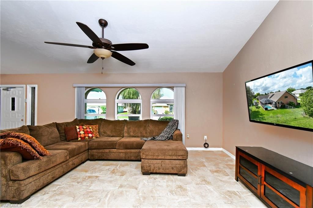 622 Weston Rd, Lehigh Acres, FL 33936 Photo