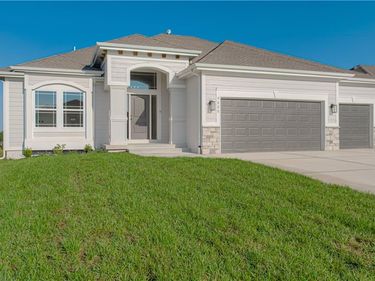 9808 N Laurel Avenue, Kansas City, MO 64157