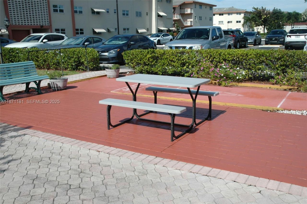 5300 Washington St, Unit Q307, Hollywood, FL 33021 Photo