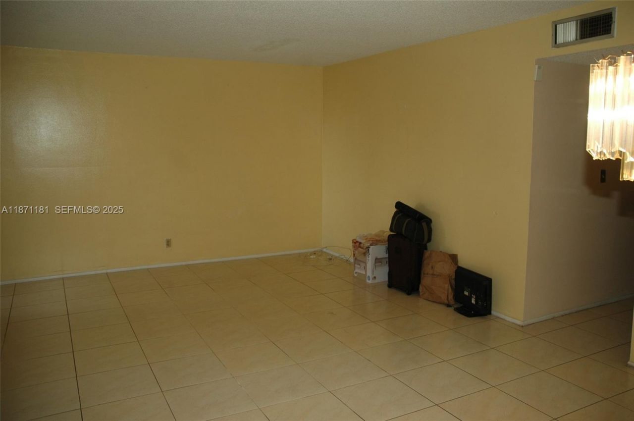 5300 Washington St, Unit Q307, Hollywood, FL 33021 Photo