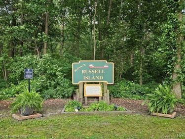 304 Kama Court, Clay Twp, MI 48001