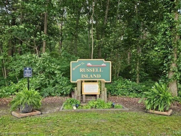 304 Kama Court, Clay Twp, MI 48001