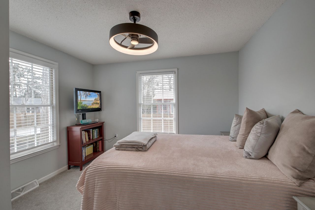 803 Eastern White Pines Road Photo 19