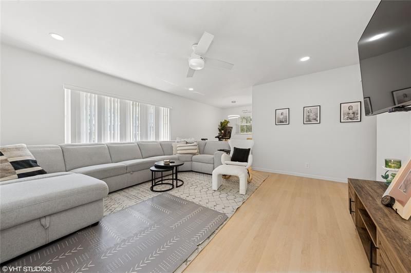 2011 NE 32nd Court, Unit 26, Lighthouse Point, FL 33064 Photo