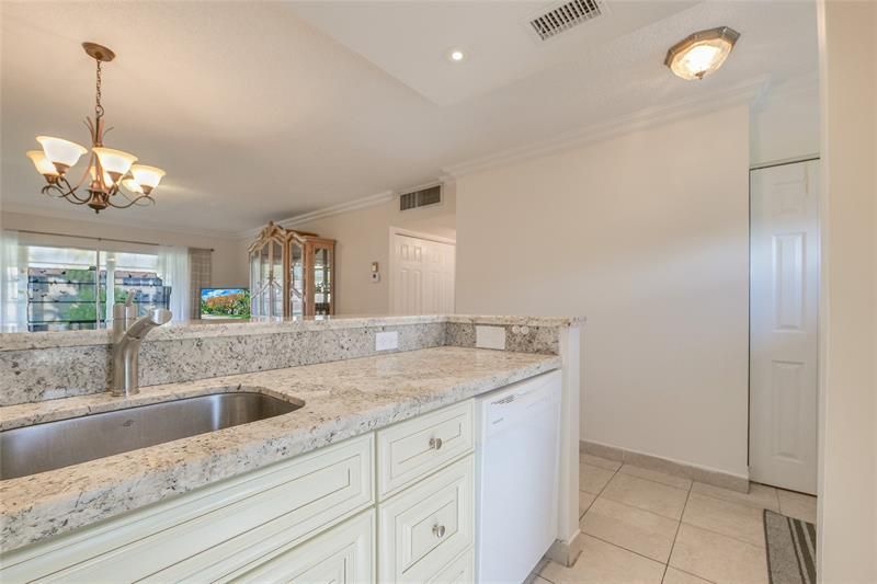 5071 W Oakland Park Boulevard, Unit 204, Lauderdale Lakes, FL 33313 Photo