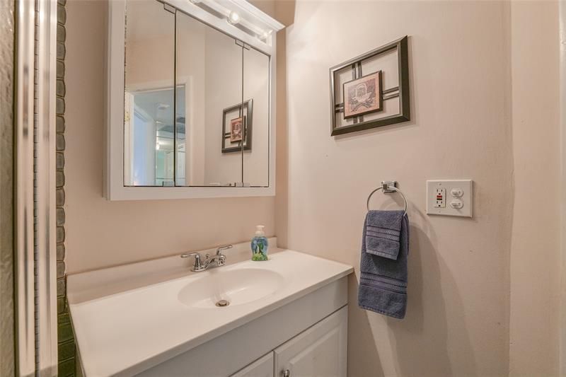 5071 W Oakland Park Boulevard, Unit 204, Lauderdale Lakes, FL 33313 Photo