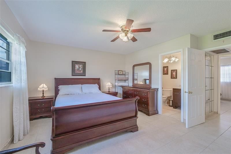 5071 W Oakland Park Boulevard, Unit 204, Lauderdale Lakes, FL 33313 Photo