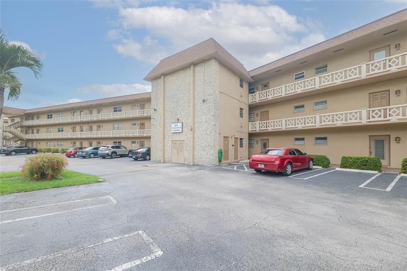 5071 W Oakland Park Boulevard, Unit 204, Lauderdale Lakes, FL 33313 Photo