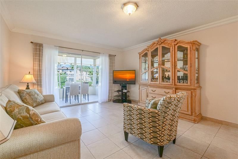 5071 W Oakland Park Boulevard, Unit 204, Lauderdale Lakes, FL 33313 Photo