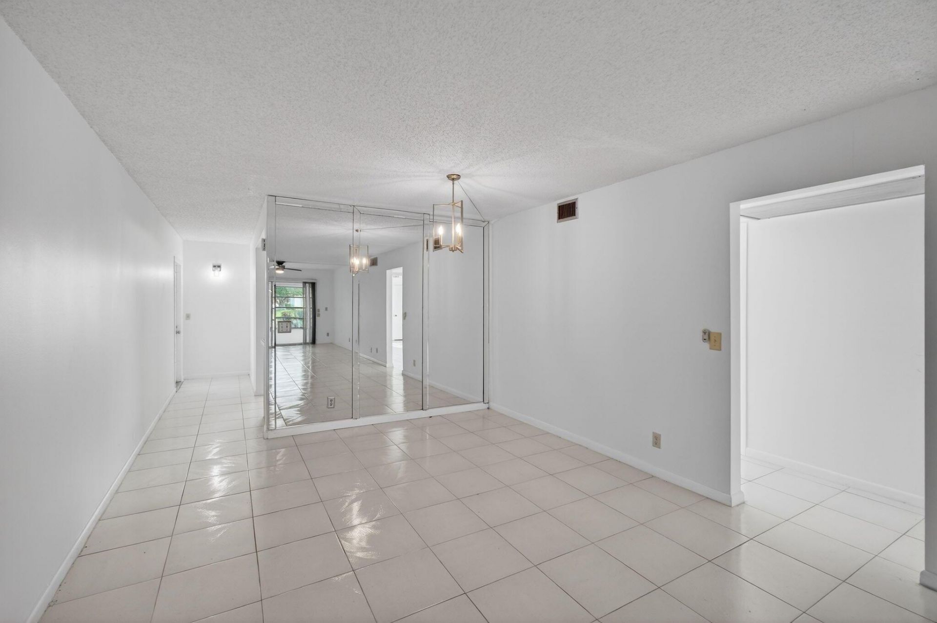 1036 Hythe B, Unit B, Boca Raton, FL 33434 Photo