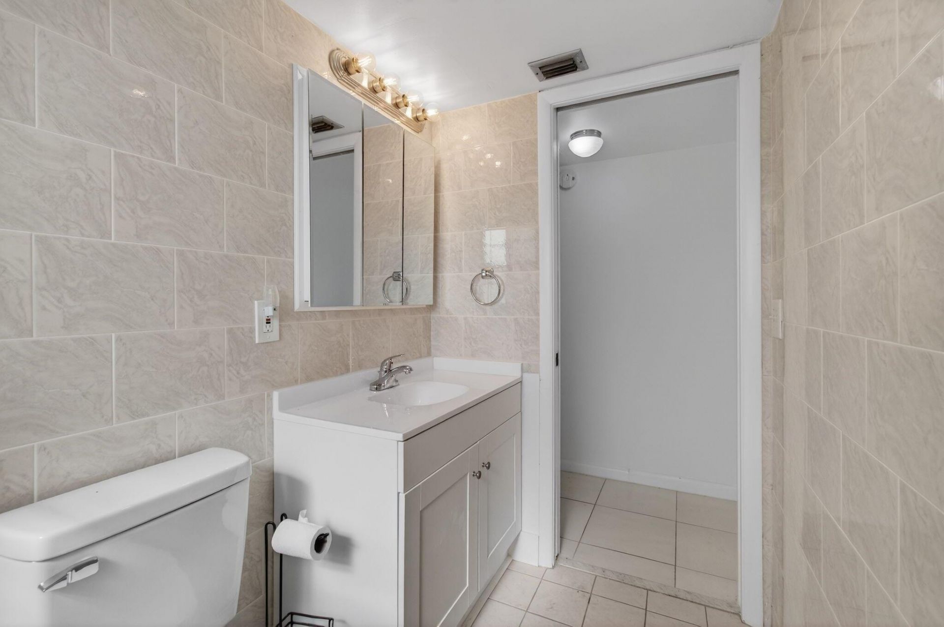 1036 Hythe B, Unit B, Boca Raton, FL 33434 Photo