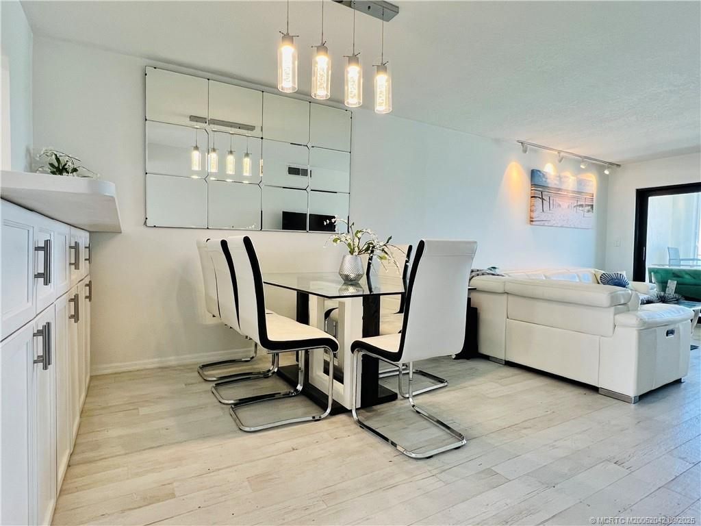 9400 S Ocean Drive, Unit 707, Jensen Beach, FL 34957 Photo