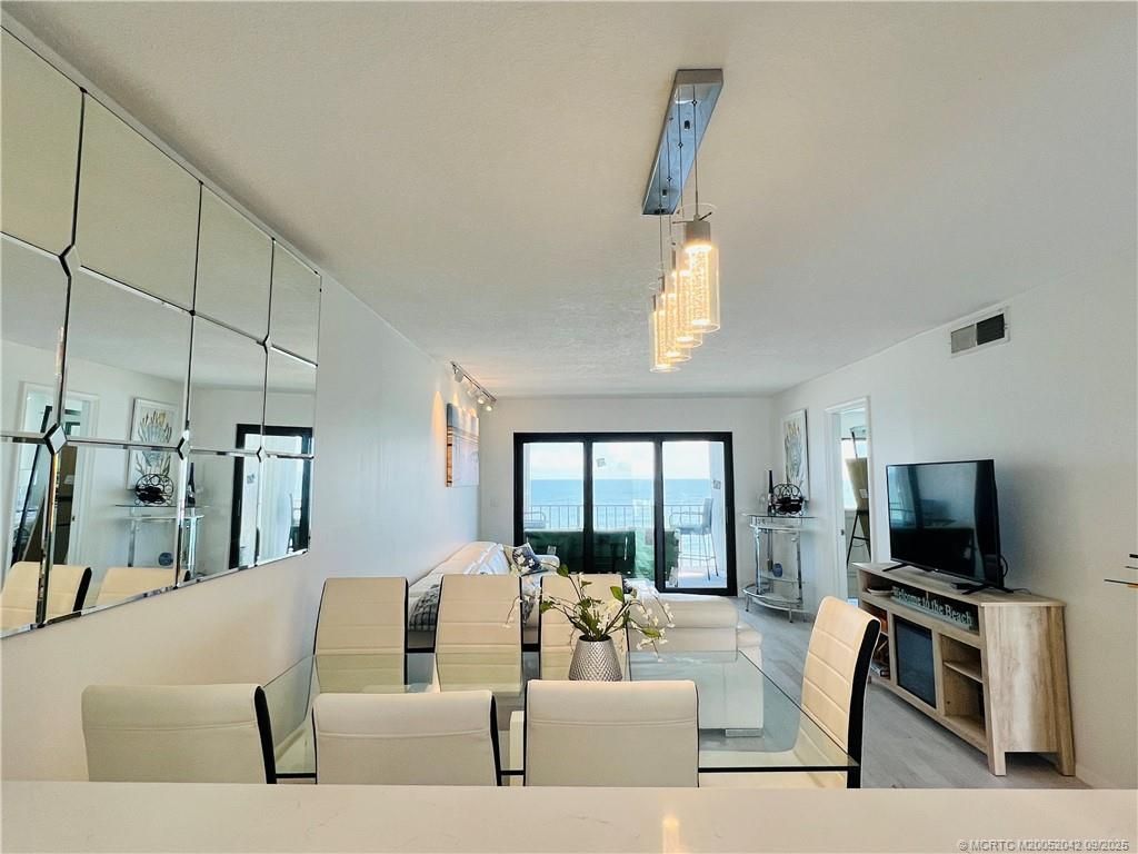 9400 S Ocean Drive, Unit 707, Jensen Beach, FL 34957 Photo