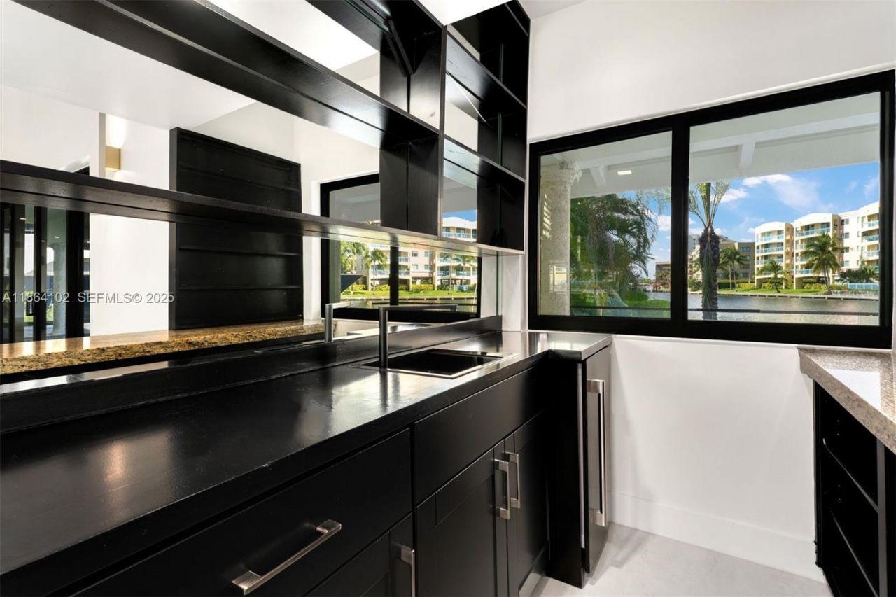 500 Palm Dr, Hallandale Beach, FL 33009 Photo