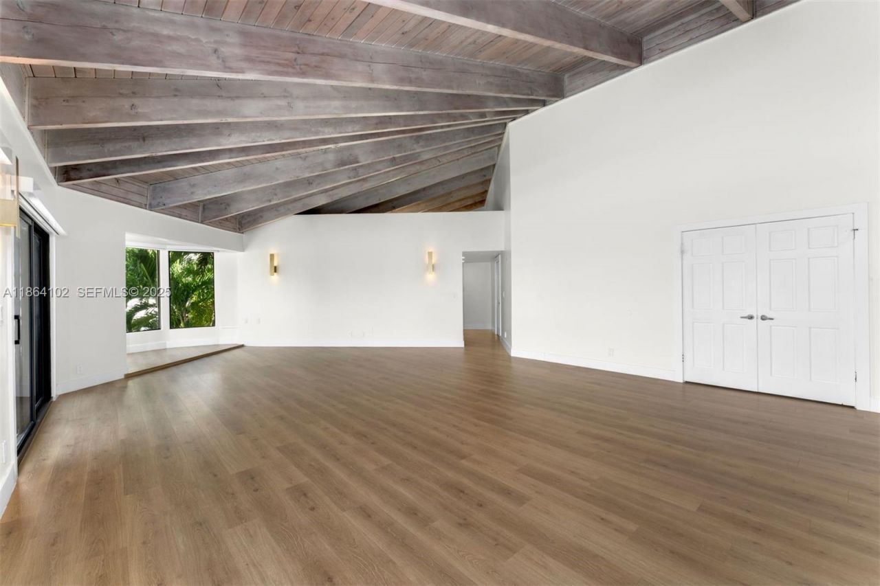 500 Palm Dr, Hallandale Beach, FL 33009 Photo