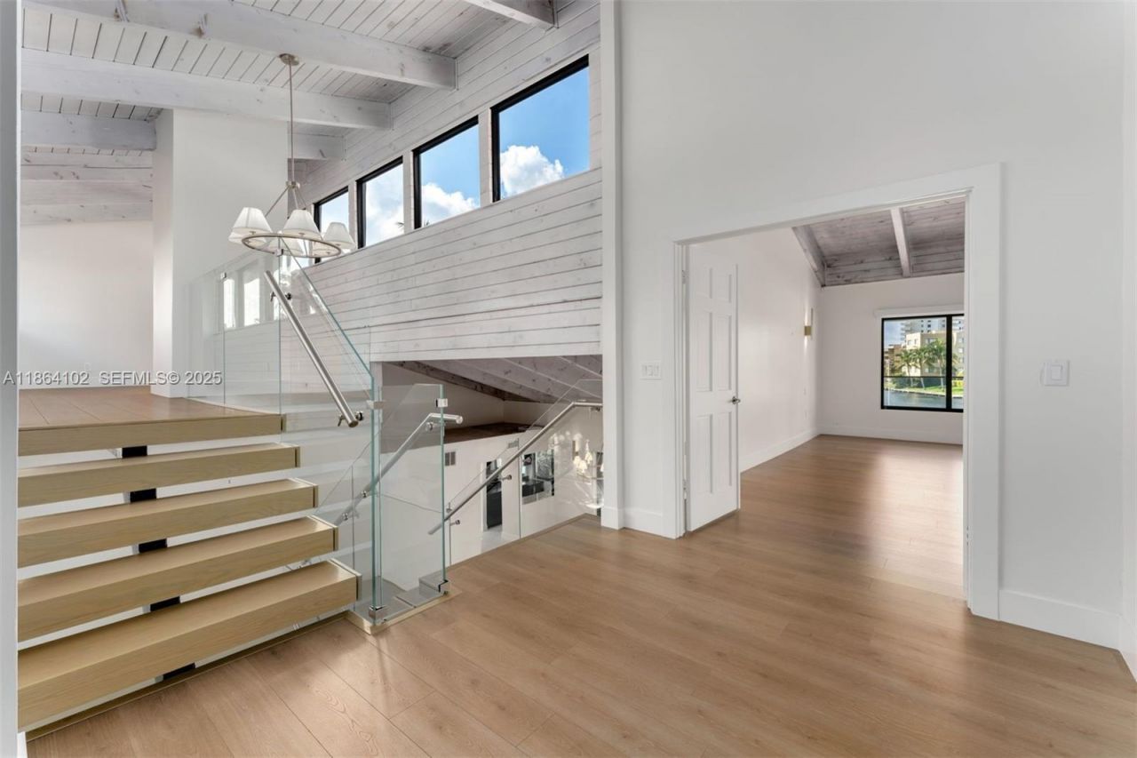 500 Palm Dr, Hallandale Beach, FL 33009 Photo