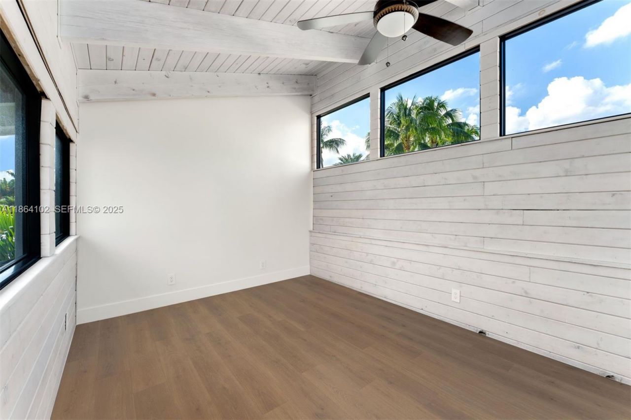 500 Palm Dr, Hallandale Beach, FL 33009 Photo