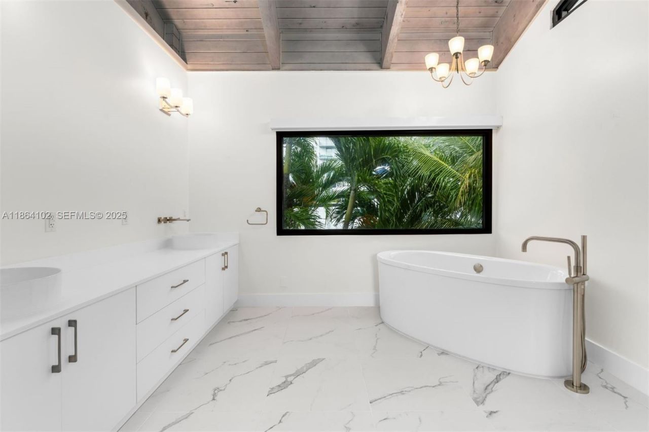 500 Palm Dr, Hallandale Beach, FL 33009 Photo