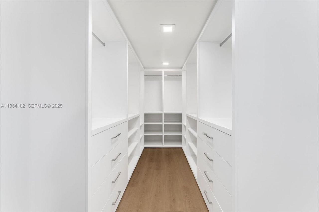 500 Palm Dr, Hallandale Beach, FL 33009 Photo