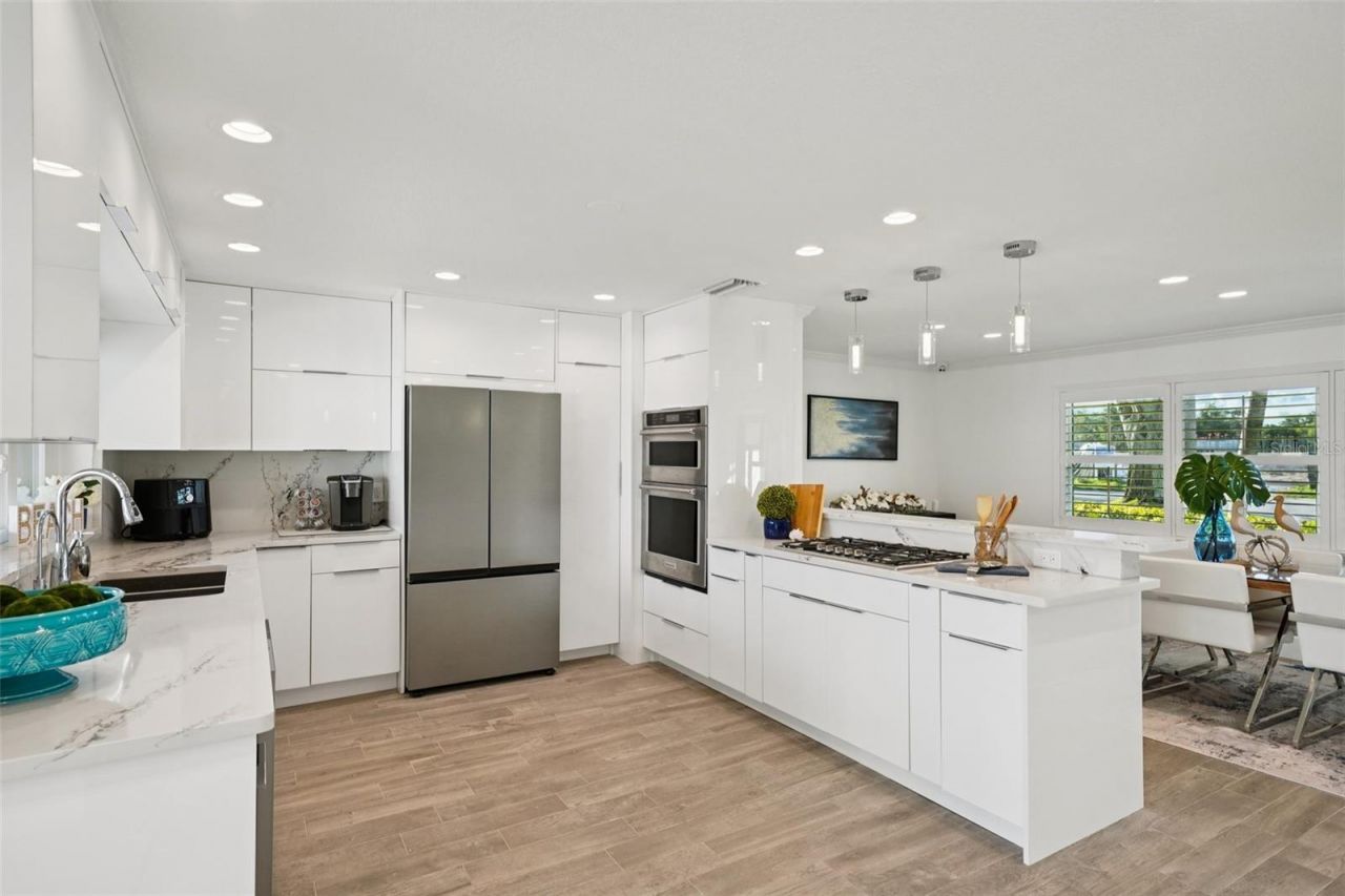 2085 Massachusetts Avenue Ne, Saint Petersburg, FL 33703 Photo