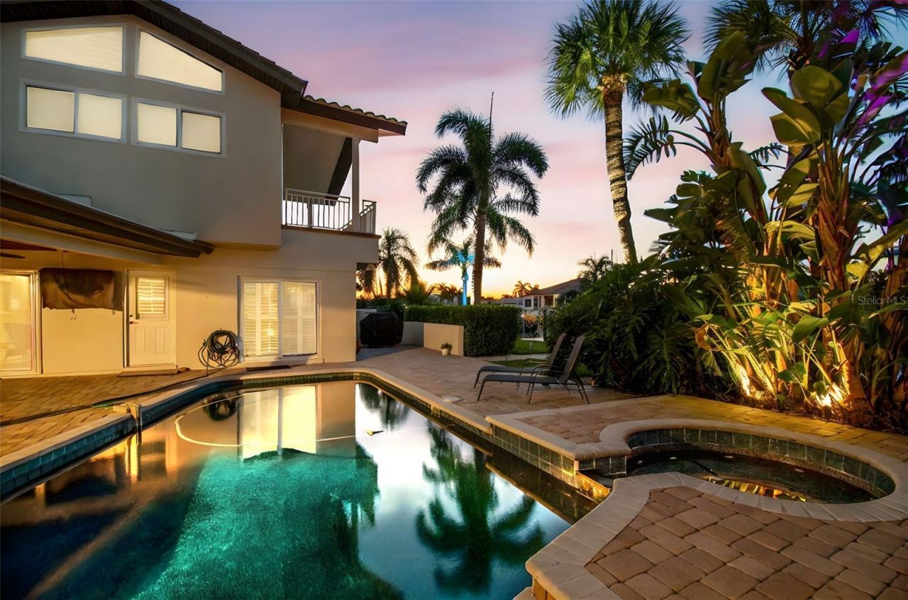 2085 Massachusetts Avenue Ne, Saint Petersburg, FL 33703 Photo