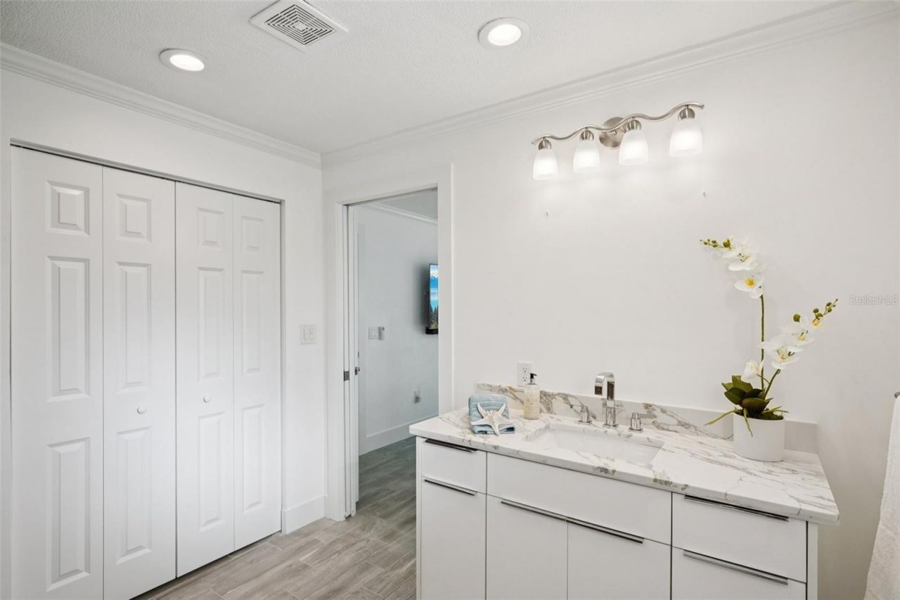 2085 Massachusetts Avenue Ne, Saint Petersburg, FL 33703 Photo