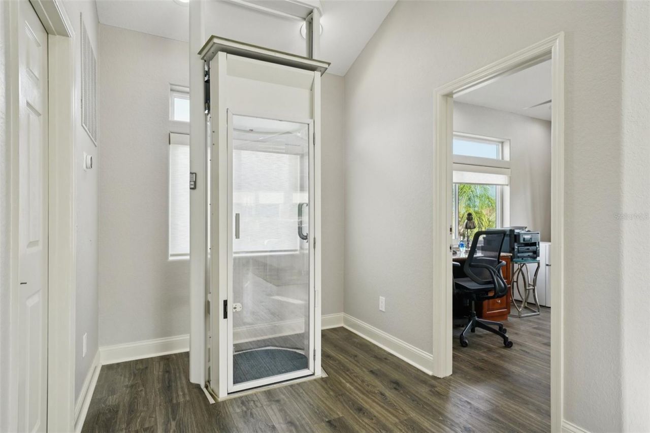 2085 Massachusetts Avenue Ne, Saint Petersburg, FL 33703 Photo