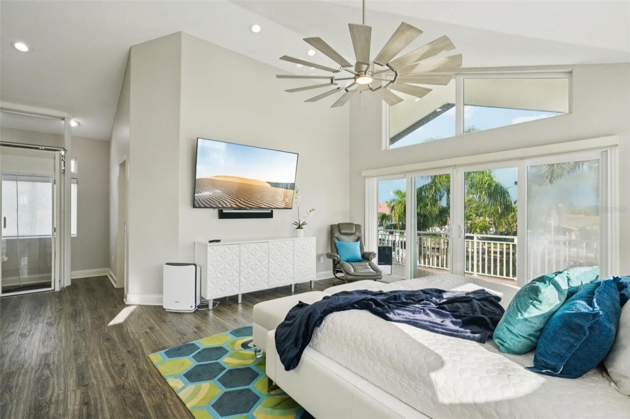 2085 Massachusetts Avenue Ne, Saint Petersburg, FL 33703 Photo