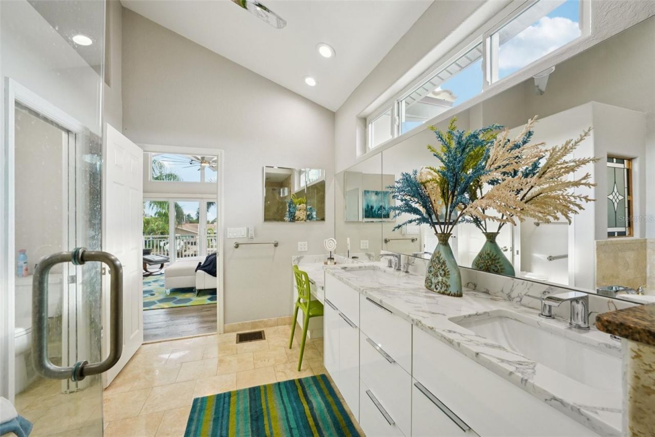 2085 Massachusetts Avenue Ne, Saint Petersburg, FL 33703 Photo