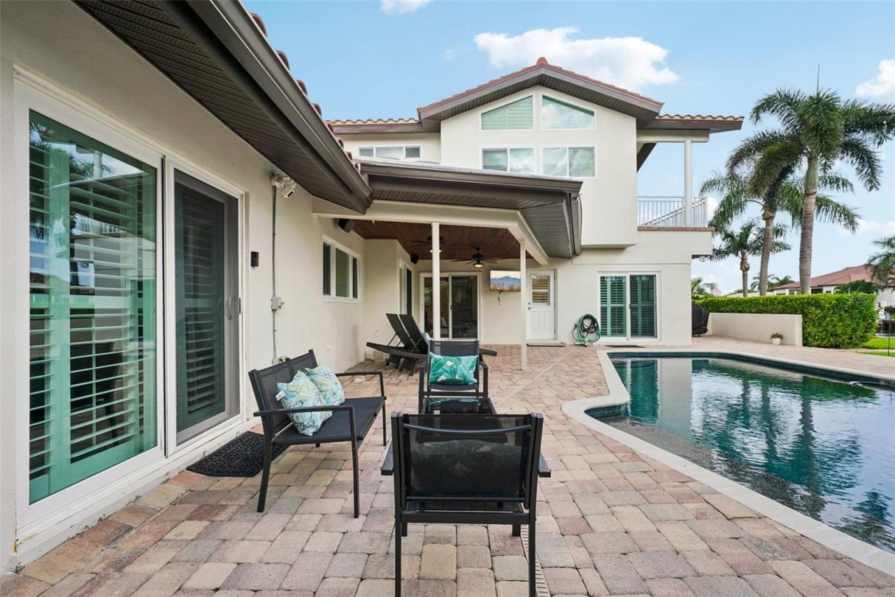 2085 Massachusetts Avenue Ne, Saint Petersburg, FL 33703 Photo