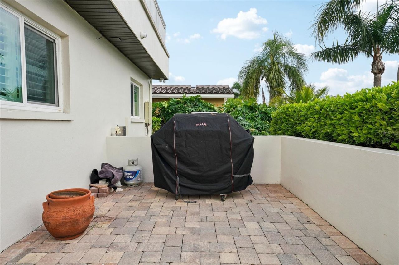 2085 Massachusetts Avenue Ne, Saint Petersburg, FL 33703 Photo