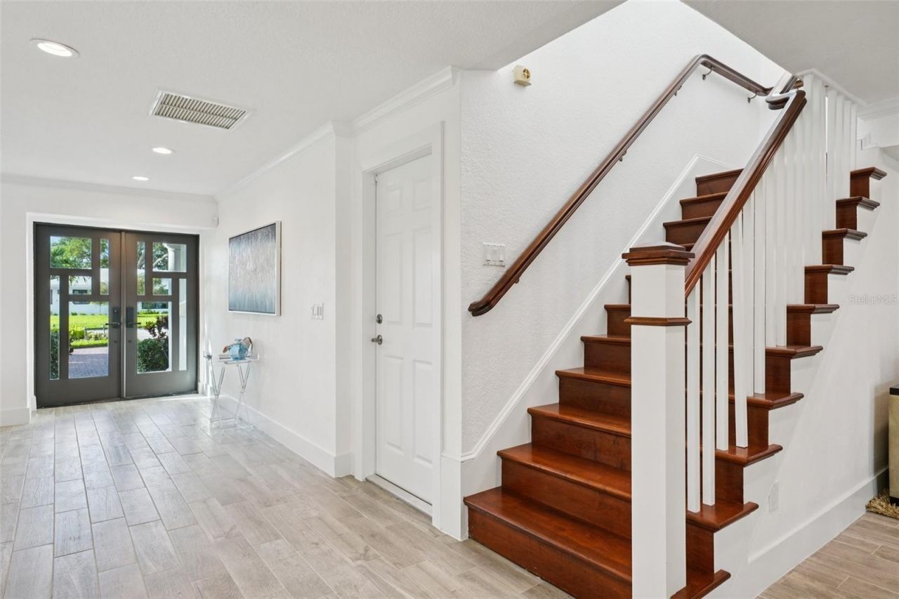 2085 Massachusetts Avenue Ne, Saint Petersburg, FL 33703 Photo