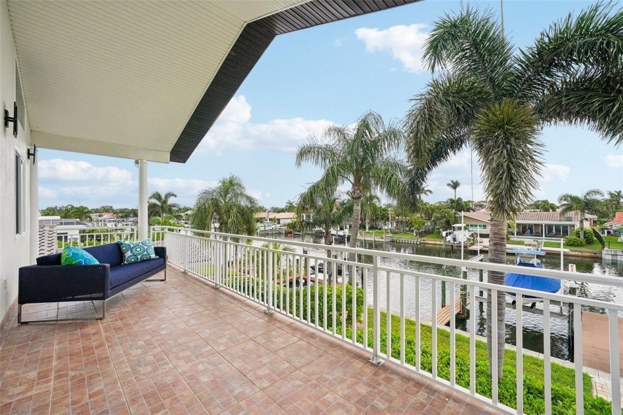 2085 Massachusetts Avenue Ne, Saint Petersburg, FL 33703 Photo