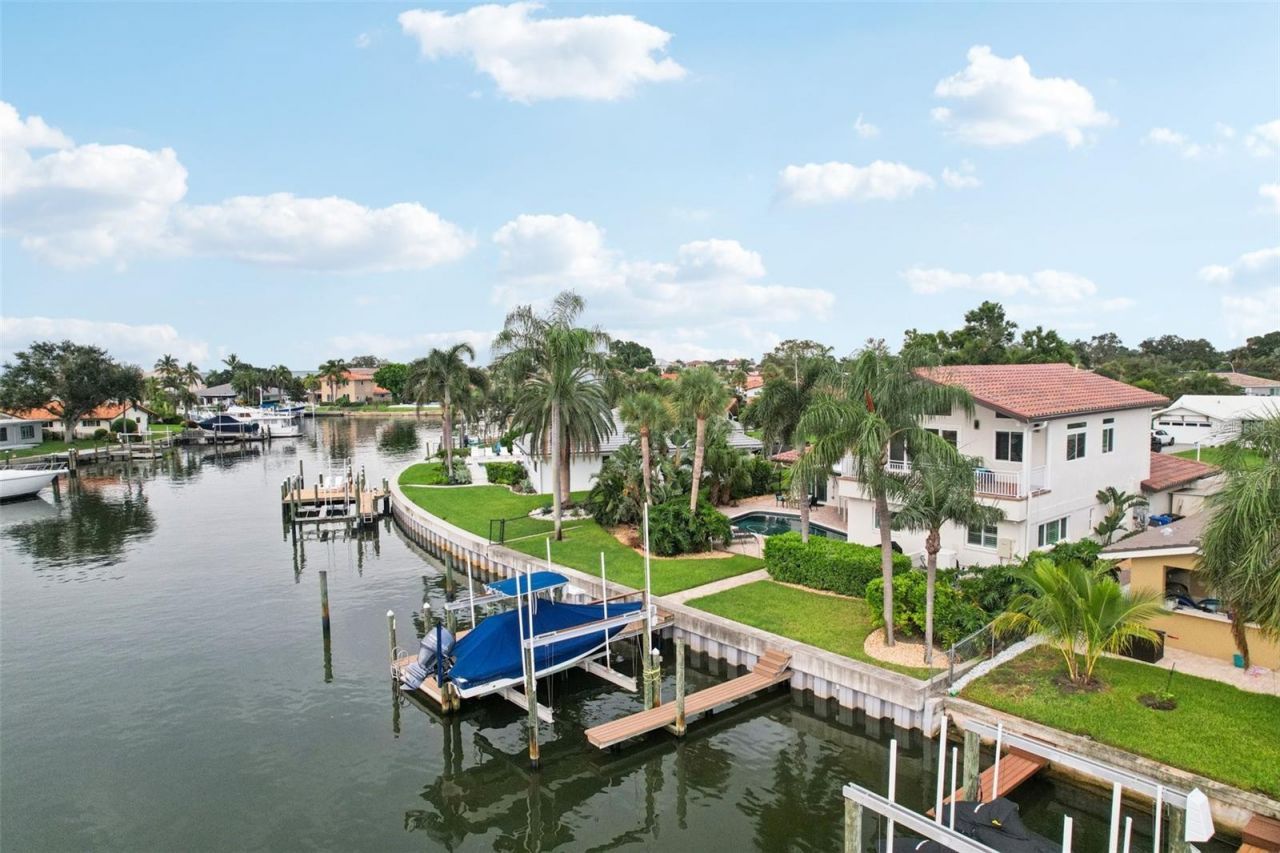 2085 Massachusetts Avenue Ne, Saint Petersburg, FL 33703 Photo