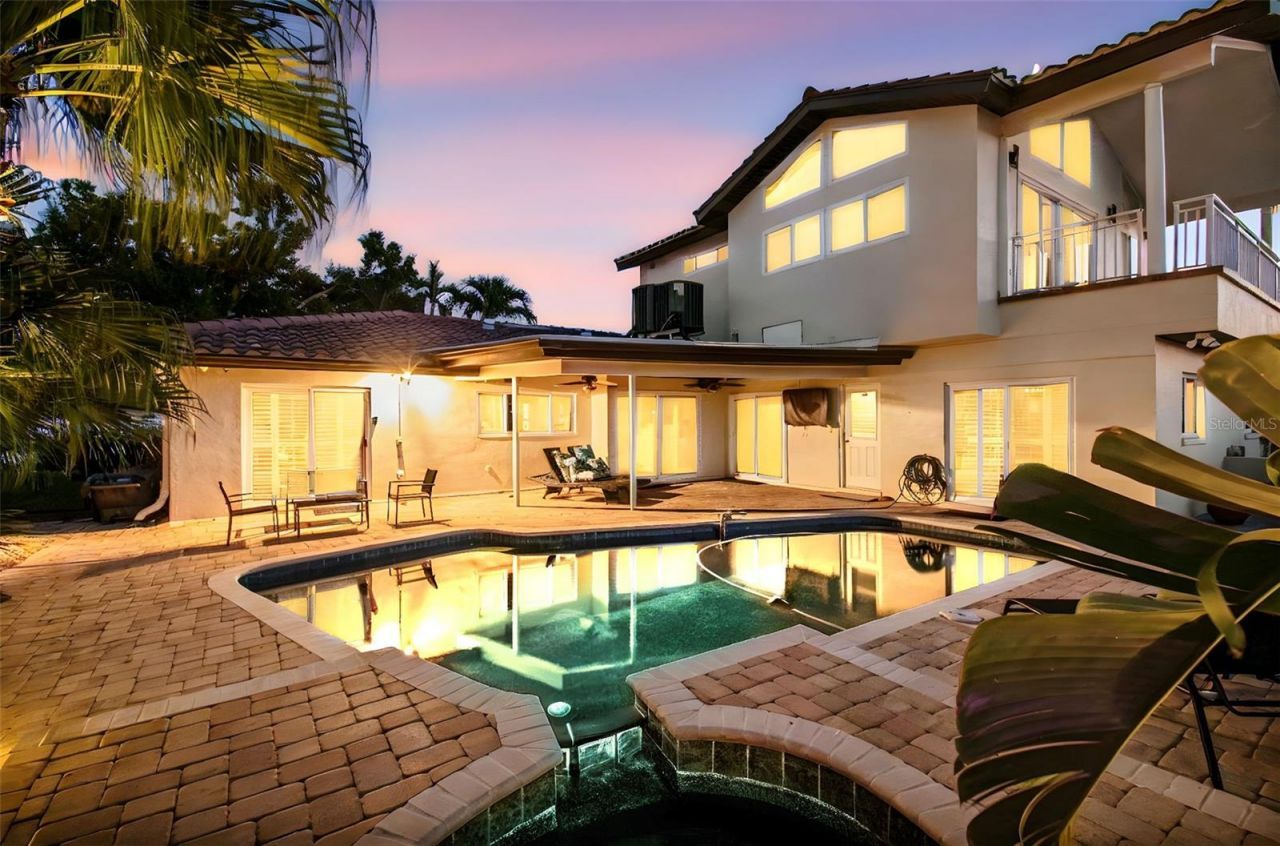 2085 Massachusetts Avenue Ne, Saint Petersburg, FL 33703 Photo