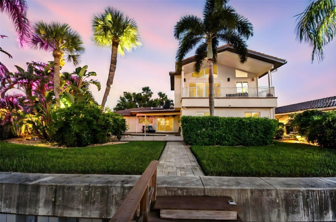 2085 Massachusetts Avenue Ne, Saint Petersburg, FL 33703 Photo