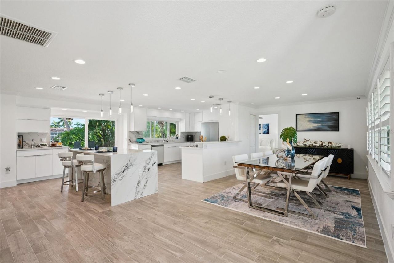 2085 Massachusetts Avenue Ne, Saint Petersburg, FL 33703 Photo