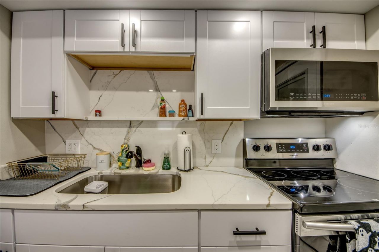 2544 1st Street, Unit 107, Fort Myers, FL 33901 Photo
