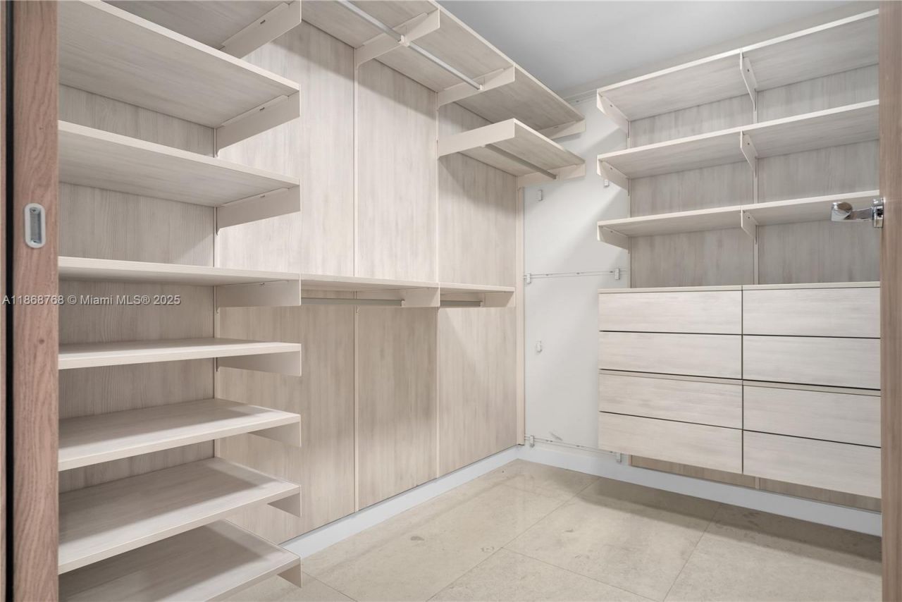 1135 103 St, Unit 505, Bay Harbor Islands, FL 33154 Photo