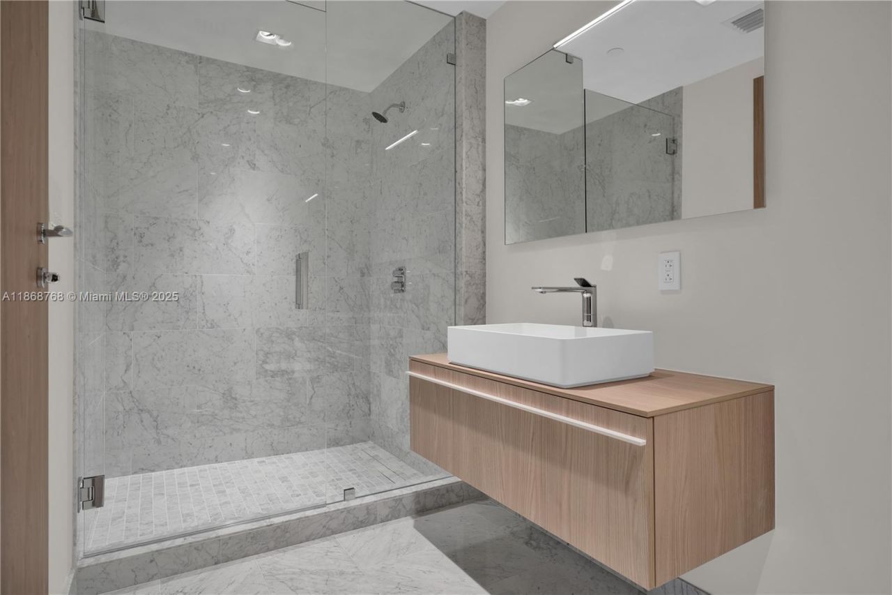 1135 103 St, Unit 505, Bay Harbor Islands, FL 33154 Photo