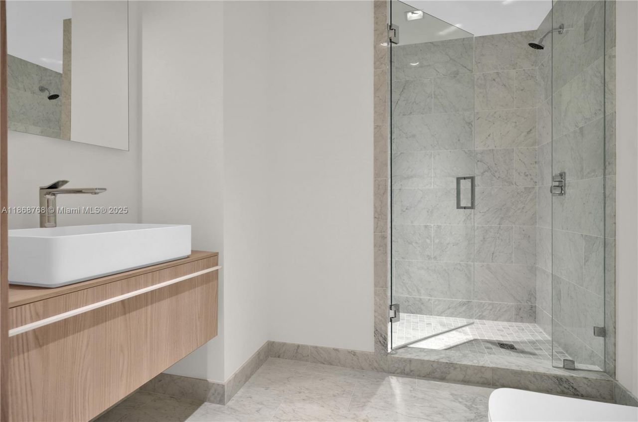 1135 103 St, Unit 505, Bay Harbor Islands, FL 33154 Photo