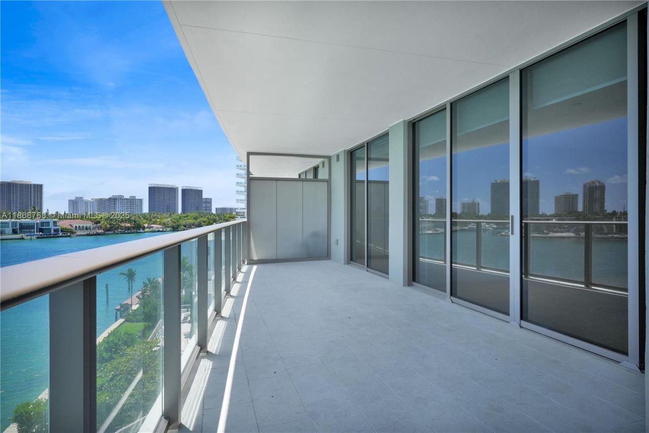 1135 103 St, Unit 505, Bay Harbor Islands, FL 33154 Photo